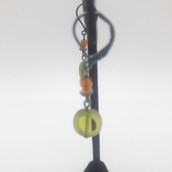 Green & burnt orange delicate dangle earrings - Picture 5 of 6